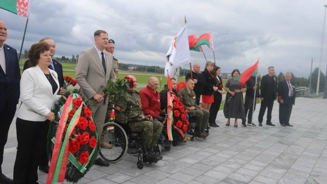 Супермарафон инвалидов-колясочников стартовал в Смоленске