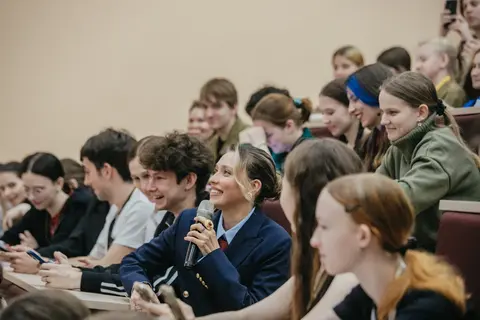 Регина Тодоренко вдохновила будущих вожатых инклюзивного проекта на встрече в ГЦОЛИФК